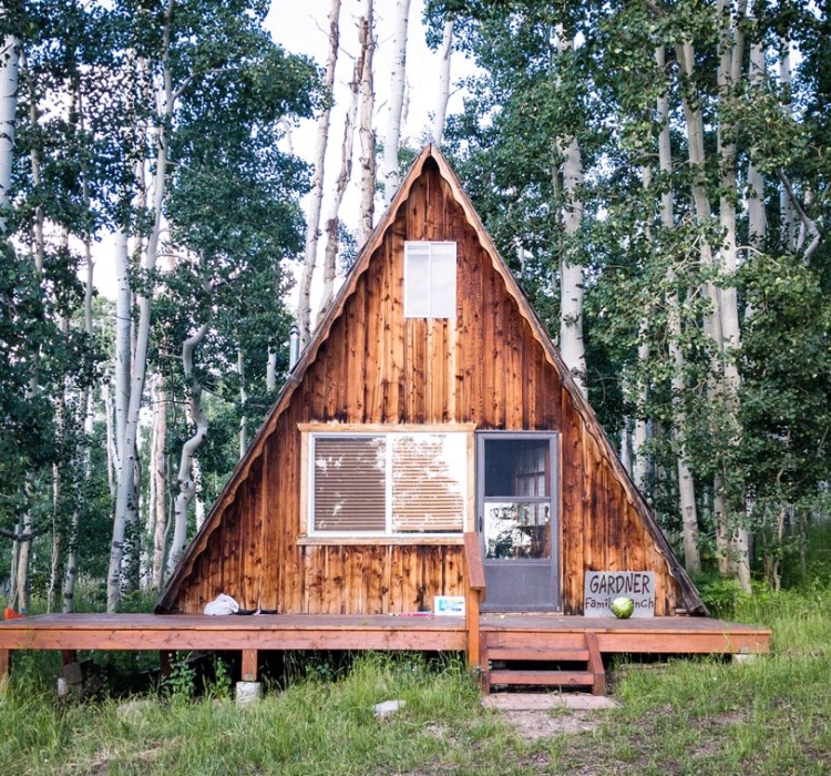 small-wooden-house-design-970x546